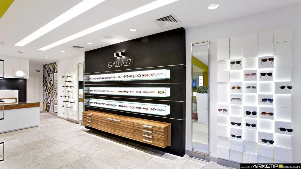 Custom eyewear display for store